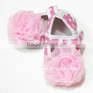 Baby Pink White Polka Dots Crib Shoes With Pink Rosettes thumbnail-1