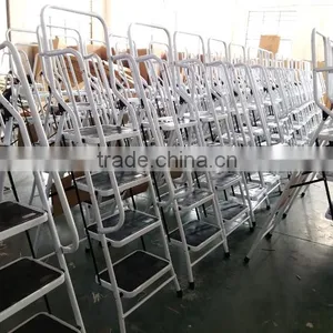 4 Step Ladder With Handrail thumbnail-2