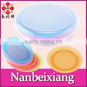 Colorful Round Travel Plastic Dish Set thumbnail-1