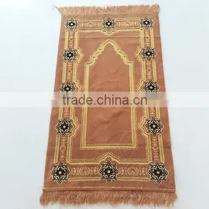 Classic Muslim Pray Mat With Beautiful Design for Wholesale thumbnail-2