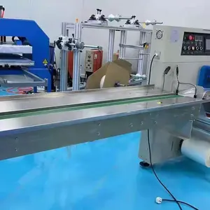 Three Servo Surgical Mask Packaging Food Packaging Machine Fully Automatic thumbnail-1