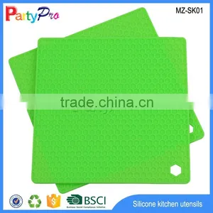 2015 New China Supplier Promotion Product, Eco-friendly, FDA and LFGB Certificated, Colorful Silicone Pot Holder thumbnail-1