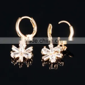 2016 Latest Design Girls Top Elegant Drop Clear Snowflake Earring for Gift thumbnail-2