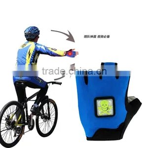 2016 Hot Fashion New Design Cycling LED Light Smart Direction Turn Signal Unisex Gloves Led Cycling Gloves Half Finger Gloves thumbnail-4
