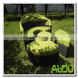 Audu Pe Rattan Round Lounge Bed thumbnail-4
