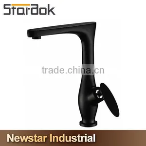 Star.aok Antique Design for Simple Life Style Gold Kitchen Faucet Upc Flexible Hose for Kitchen Faucet Taps Imported From China thumbnail-6