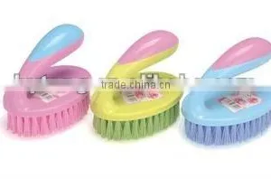 Small Clothes Brush thumbnail-1