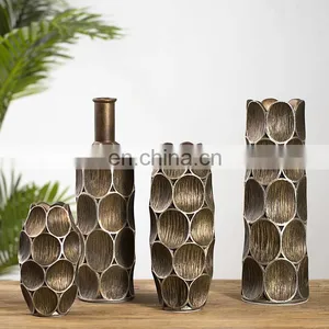 Support Customized Cheap Italian Style Interior Decoration Ornaments Modern Resin Dried Flower Vase thumbnail-4