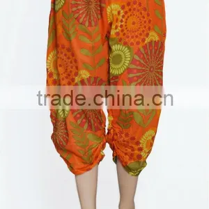 Women Cotton Black Mulicolored Flowers Design Short Harem Capri Pants thumbnail-2