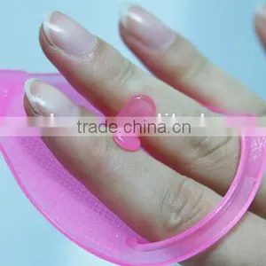 Eco-friendly High Quality Mutifunctional Heart Design Silicone Facial Cleansing Brush thumbnail-3
