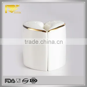 China Wholesale Ceramic Chicken Salt & Pepper Shakers thumbnail-1