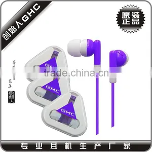 Triangle Plastic Case With Earphones for Promotion thumbnail-1