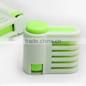 Plastic Cake Wafer Breaker & Cake Tools thumbnail-1