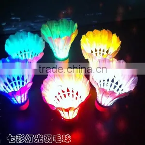 LED Badminton Shuttlecock Dark Lighting Birdies Shuttlecock Glow in Dark Shuttlecock for Outdoor Sport Activities 4-piece thumbnail-3