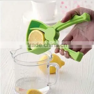 Manual Orange Juice Maker Fruit Presser / Lemon Water Squeezer / Lemon Handheld Press Juicer thumbnail-1