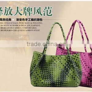 Fashional and Good Quality Ladies Leather Handbags thumbnail-2