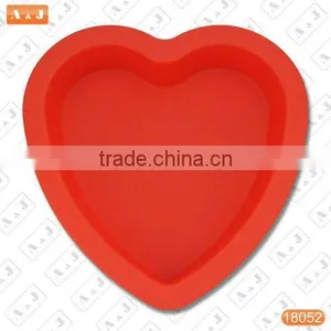 Heart Sharp Silicone Cake Mould thumbnail-1
