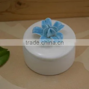 Wholesale Porcelain Jewel Box With Flower Shape Design thumbnail-2