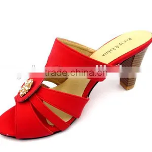 Latest High Heel PU Leather Wood Heel Office Lady Slipper With Golden Button thumbnail-4