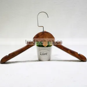 Durable Antique Jacket Wooden Suit Hanger With Square Bar thumbnail-1