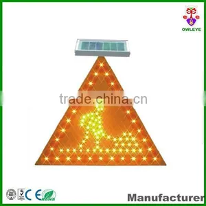 Solar Traffic Signal/Solar Traffic Sign for Traffic Road Safety thumbnail-3