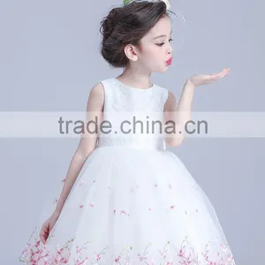 Hot Sale White Gown Tulle Yarn Flower Girl Kids Dresses thumbnail-4