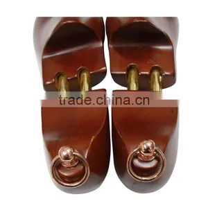 Irregular Shape Luxuary Type Cedar Wood Environmental Painted Shoe Tree With a Ring at the End Part thumbnail-5