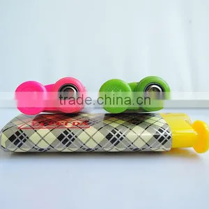 Fashion Model Cover Beautiful Picture Electric Style Windproof Flame Cigar Oil Lighter thumbnail-2