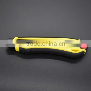 High Quality Double 18mm Blades Co-molded Safety Cutter Knife thumbnail-5