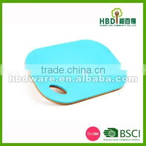 Color Plastic Bamboo Chopping Board With Holes thumbnail-3