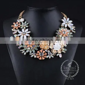 High Quality Vintage Rhinestone Flower Chunky Statement Necklace Tin Alloy Fashion Women Pendant Necklace 6390078 thumbnail-1