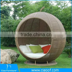 Luxury Hotel Leisure Apple Shape Synthetic Rattan Sunbed / Outdoor Sunbed thumbnail-1