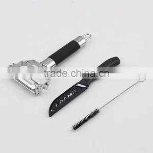 4 in 1 Stainless Steel Julienne Peeler Ceramic Kife Set With Cleaning Brush thumbnail-1