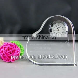 Crystal Glass Clock Heart Shape as Souvenir Gift Office Decoration thumbnail-1