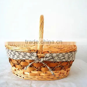 Wicker Picnic Basket With Lid and Handle thumbnail-1