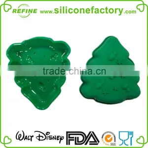 Christmas Gifts-Heat Resistent Silicone Tree Shaped Cake Mold thumbnail-1