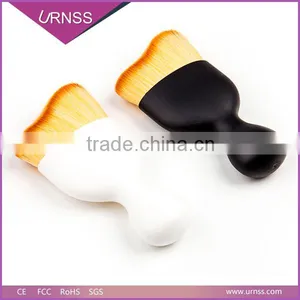 Curved Makeup Face Brush thumbnail-6