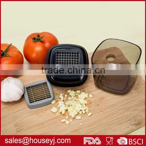Double Function Garlic Press Garlic Chopper Garlic Crusher With Sharp Stainless Steel Blade and Plastic Tontainer thumbnail-2