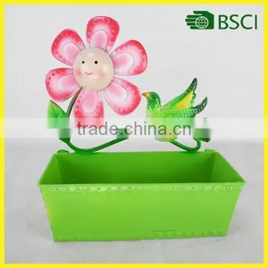 Garden Hanging Flower Pot in Metal thumbnail-1