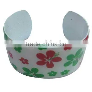 Wide Metal Bangle/jewelry thumbnail-1