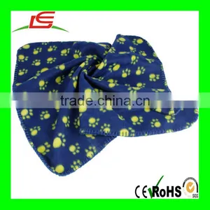 Super Soft Warming Footprint Printed Polar Fleece Pet Dog Blanket thumbnail-4