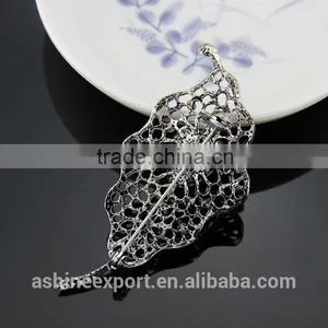 Exquisite Fashion Beautiful Hollow Leaf Shape Crystal Rhinestone Brooch/handmade Rhinestone Brooch thumbnail-4
