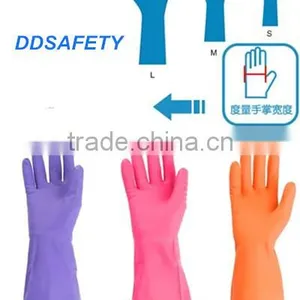 Green Latex Household Gloves thumbnail-2