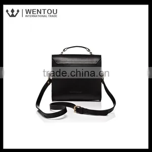 Fashionable Plain Single Shoulder Crossbody Bag thumbnail-5