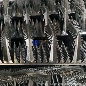 Perimeter Security Anti Climb Wall Spikes Made of Galvanized Steel Spear Type Spikes thumbnail-4