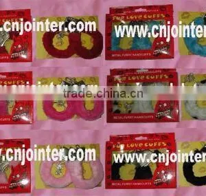 Furry Handcuffs Toy Handcuffs thumbnail-2