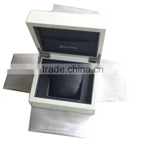 White Color Glossing Lacquer Finishing Luxury Wooden Watch Box thumbnail-3