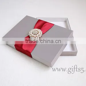 Elegant Grey Wedding Invitation Card Box With Brooch thumbnail-2