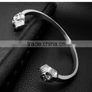 C Shape Antique Silver Vintage Engraved Wire Skull Head Stainless Steel Bangles thumbnail-5