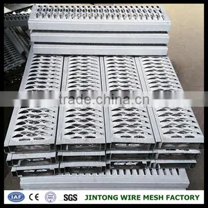 Hot Sale and Sample Free Galvanized Checkered Plate/checker Plate Specification With All Kinds of Hole Shape(China Manufacturer) thumbnail-3